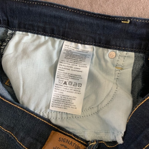 Levi’s Signature Curvy Straight Jeans, Size 14L - Picture 5 of 6